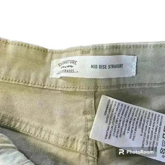 Signature Levi Strauss Mid Rise Straight Jeans - Picture 2 of 10
